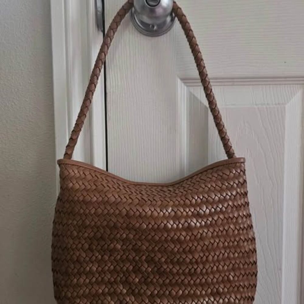 $158 Madewell Signature Woven Leather Shoulder Bag - Picture 2 of 4